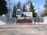 Братская могила 20