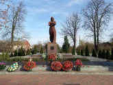 Братская могила 335